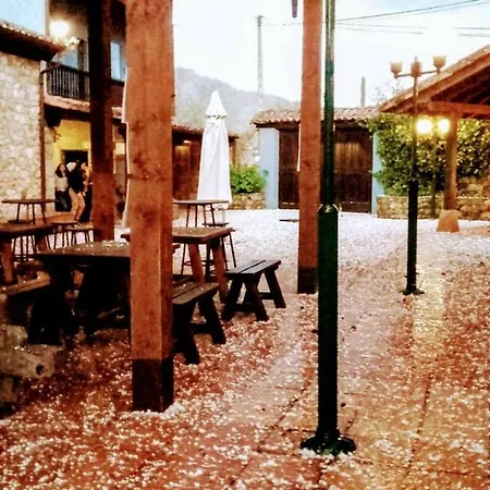 Hostel La Onís